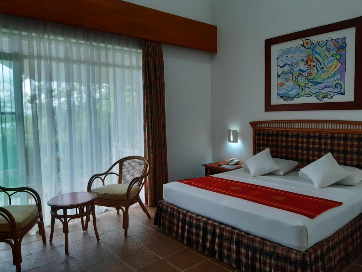 המבנטוטה The Oasis Beach Resort מראה חיצוני תמונה