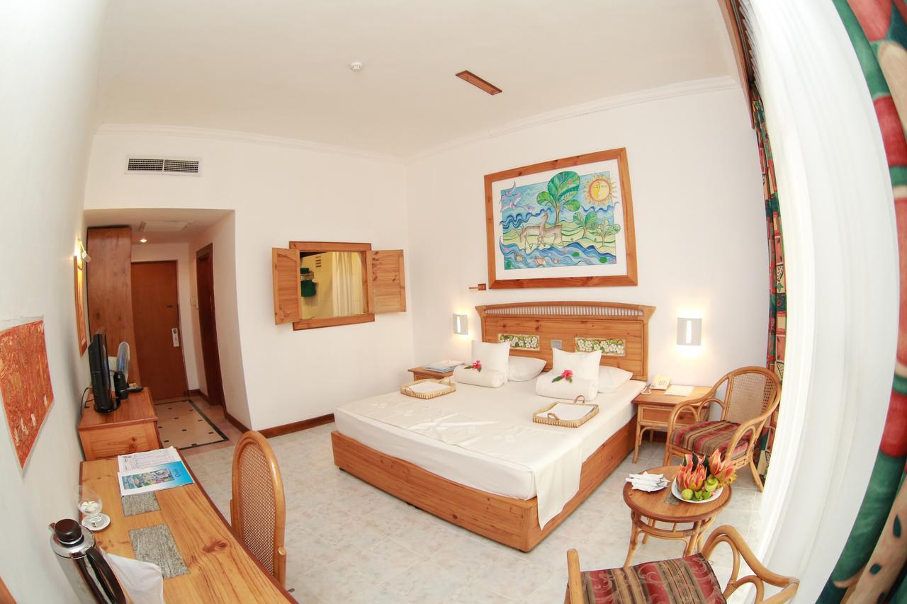 המבנטוטה The Oasis Beach Resort מראה חיצוני תמונה
